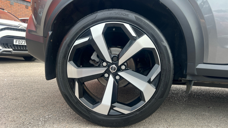 Nissan Juke 1.0 DiG-T Tekna 5dr DCT Petrol Hatchback